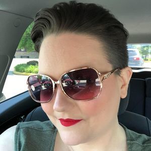 Meet your Posher, Amanda